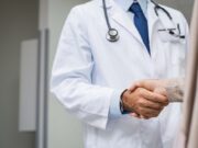 В каких случаях вызывают нарколога на дом