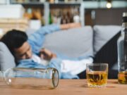 Почему для вывода из запоя следует обратиться к специалистам