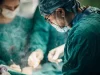 В РФ провели первую уникальную операцию по удалению неоперабельной опухоли