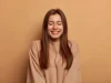 Стоматолог Цыбина: чай матча окрашивает зубную эмаль сильнее кофе