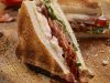 Диетолог назвал самые полезные сочетания продуктов с белым хлебом