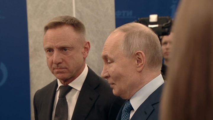 Владимиру Путину в МФТИ рассказали про гонконгский грипп