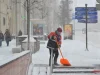 Врач Кондрахин: ручная уборка снега укрепляет спину, руки и сердце