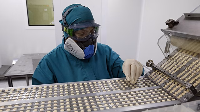 Сколько жизненно необходимых лекарств запустили в производство в 2026 году в РФ