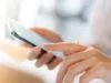 Онищенко заявил об опасности использования смартфона во время еды